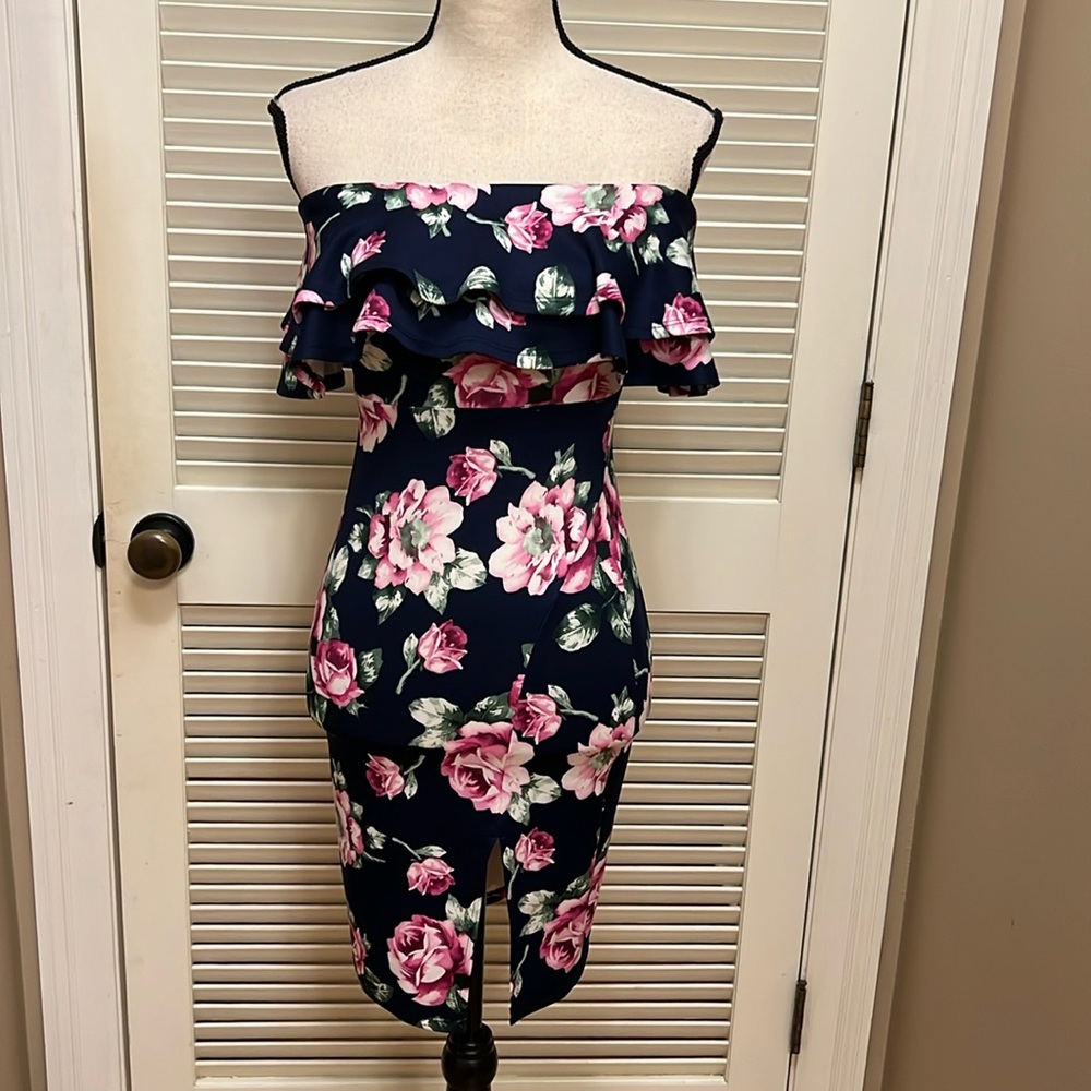 Kimcine Floral Strapless Dress in Navy with Pink and Green, Size Small, GUC